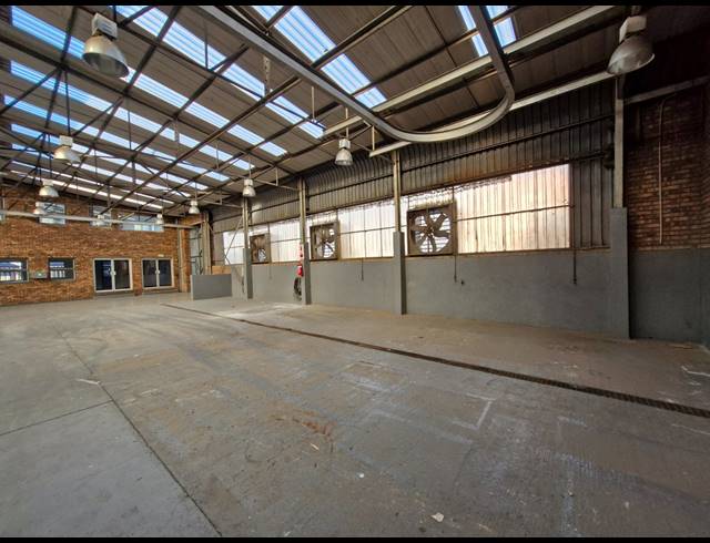 790M² FACTORY TO LET IN JET PARK